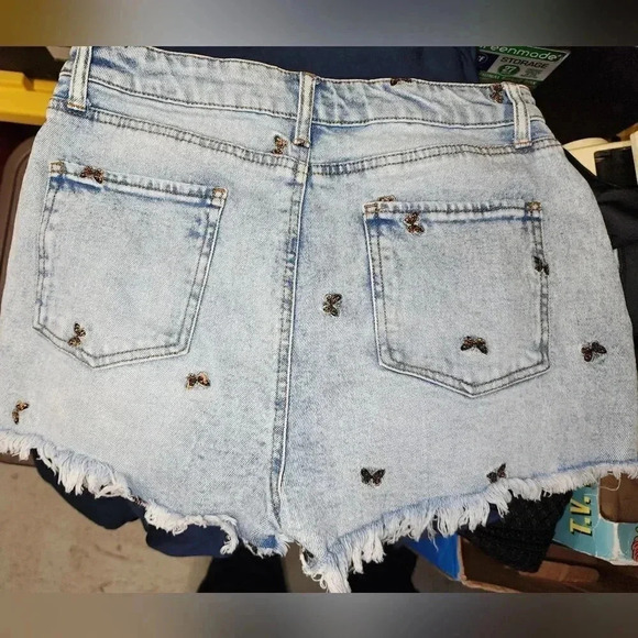 Tinseltown Butterfly Embroidered Destroyed Jean Shorts Denim Cutoffs Junior's 11 - Picture 6 of 8